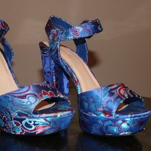 Qupid Iconic-01 Open Toe Paisley Sandals